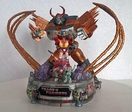 Продам эксклюзивную лимитированную Диораму по Трансформерам от Даймонд Селект той